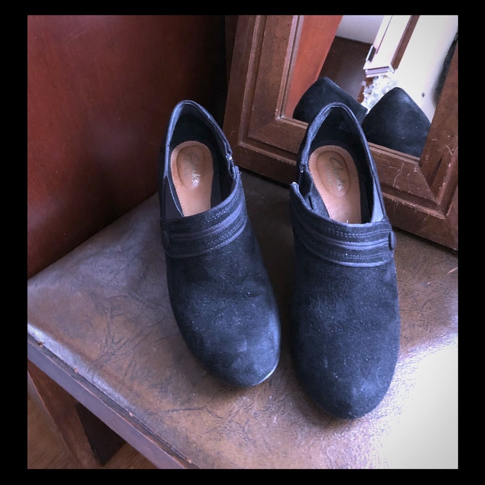 Clarks Artisan Suede leather booties